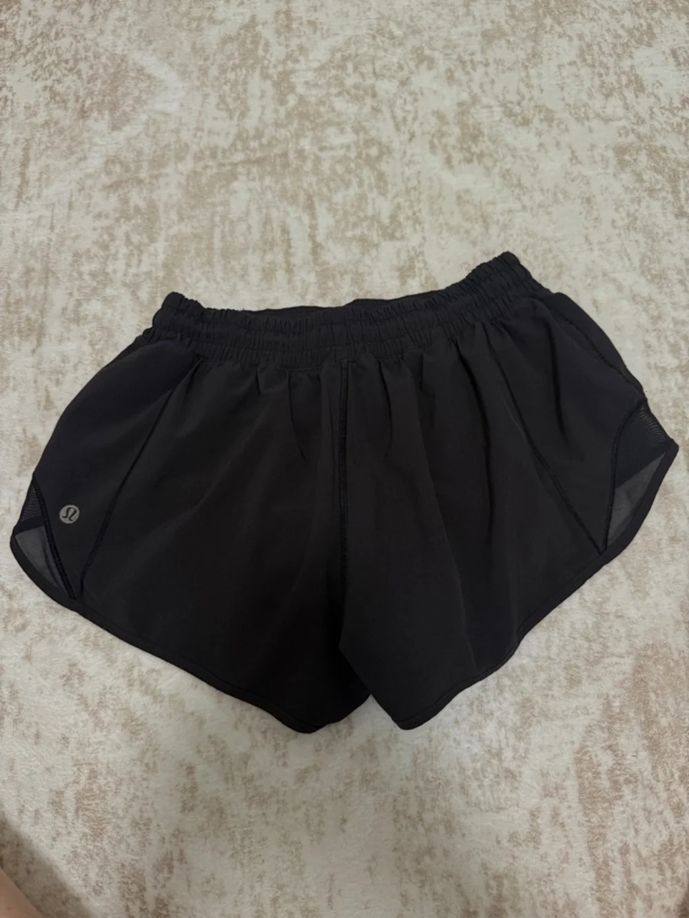Lululemon Hotty Hot Low Rise 2.5” Shorts Black Size 6